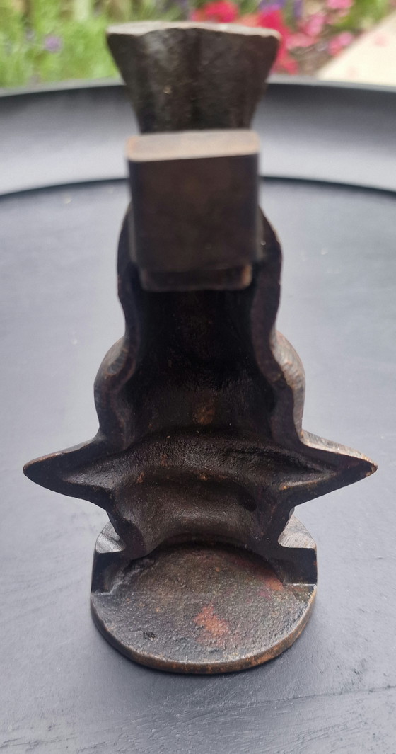 Image 1 of The Nose” – Glasses holder designed by Salvador Dalí