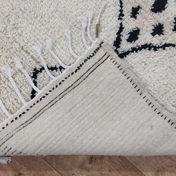 Image 1 of Minimal Berber Wool Rug – Minimalist Handmade Berber Carpet (153 × 87 cm)