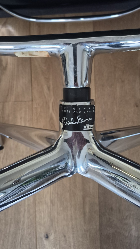 Image 1 of 2 x vitra eames stoelen