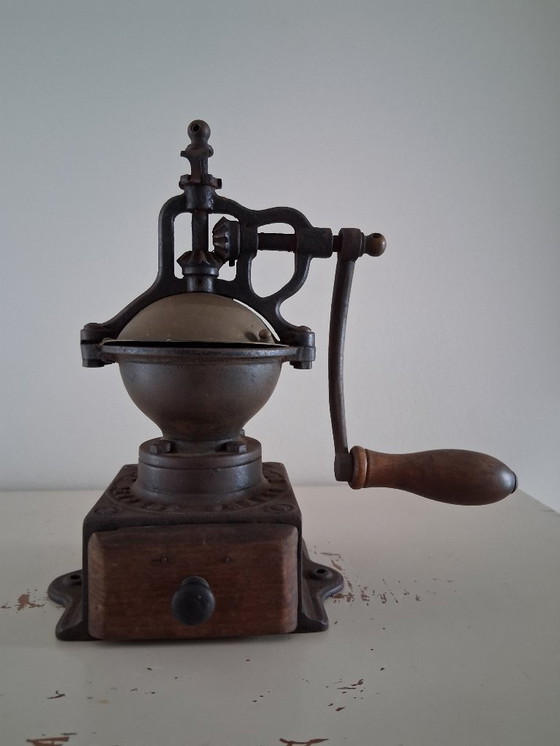 Image 1 of Molinillo de café Peugeot Frères antiguo de hierro fundido modelo A00