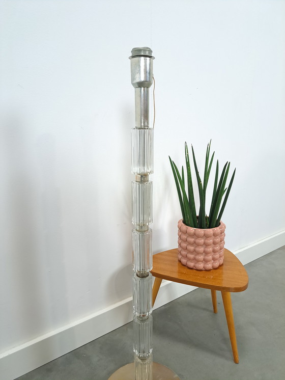 Image 1 of Lampada da terra in vetro anni '70 con cromo vintage
