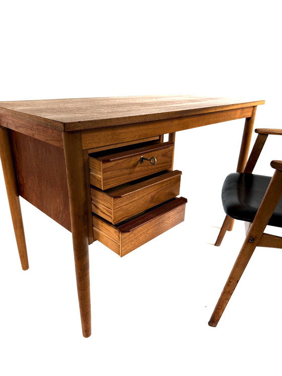 Image 1 of Dänischer Schreibtisch aus Teakholz, 1960er Jahre