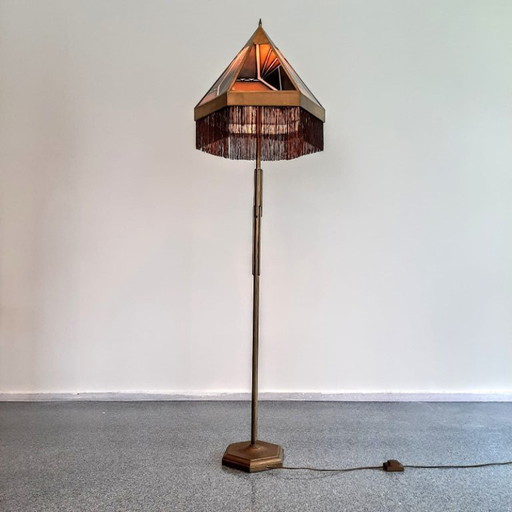 Beautiful floor lamp from the Amsterdamse School era