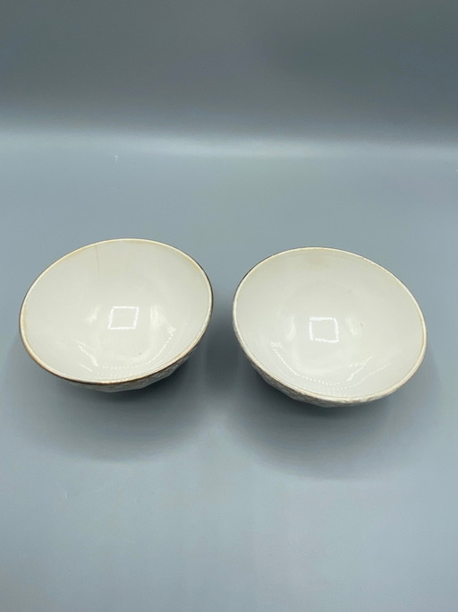 Deux coupes à cidre en porcelaine blanche – Frise dorée à motifs feuillagés – Belle Époque, vers 1500 (photo 2 of 4)