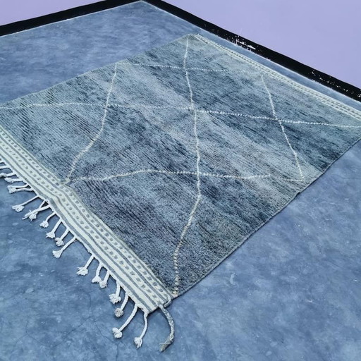 Handmade pure wool rug, traditional craftsmanship, size 200/300 cm