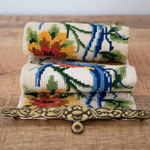 Vintage wall decoration (bell cord) with bird and flower motif: Dutch folk art – decoratieve objecten (photo 2 of 11)