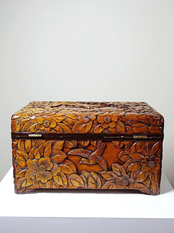 Image 1 of Vintage Aziatische handgesneden houten doos uit de jaren 70-80.