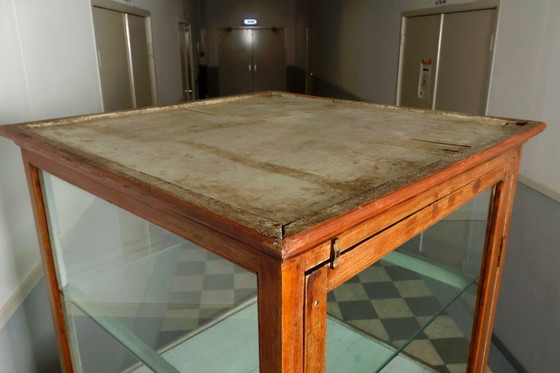 Image 1 of Vintage Vitrine wood 