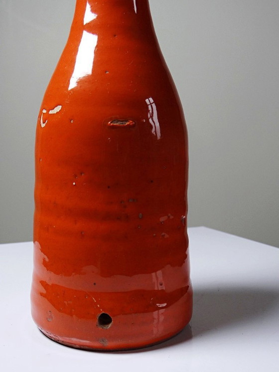 Image 1 of Pied de lampe bouteille décorative poterie émaillée orange vif mid-century