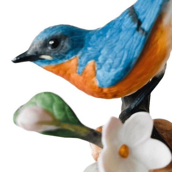Image 1 of Vintage Franklin Mint Birds and Blossoms vogelbeeldje Eastern Bluebird porselein 1986