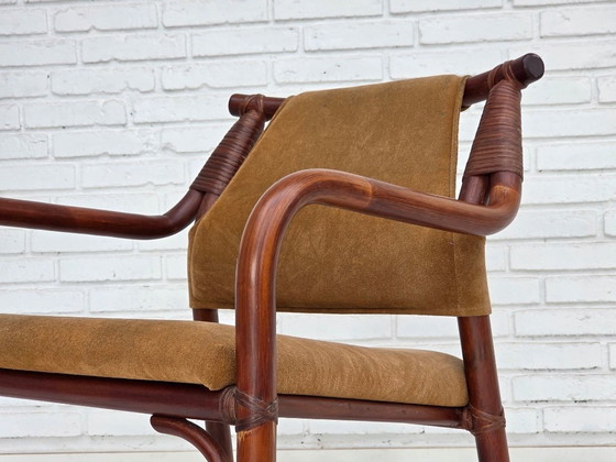 Image 1 of Ensemble de fauteuils de café danois des années 1970, en rotin et tissu nubuck.