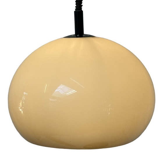 Image 1 of Vintage - Bruin/rookkleurig acryl - Hangende hanger inclusief oprolkoord - Nederlands design, space age - Groot