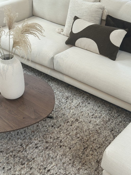 Canapé 3 places SITS Bank Billie avec sommier sur pieds en noyer et revêtement en lin mélangé beige