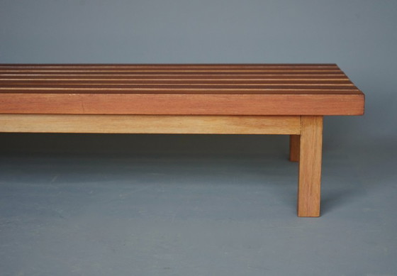 Image 1 of Grote teakhouten lage bank of salontafel uit het midden van de vorige eeuw, jaren 60.