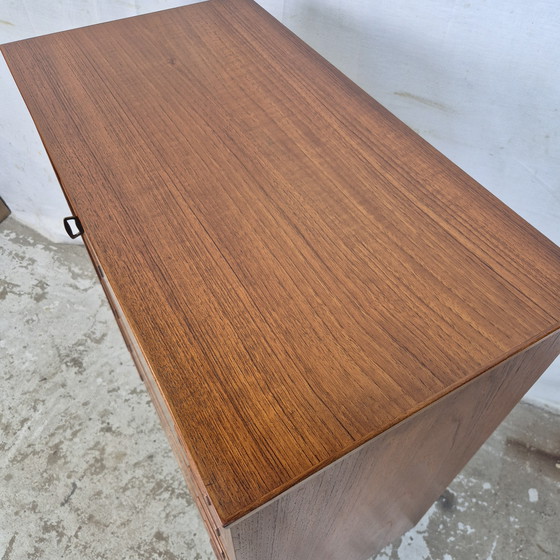 Image 1 of Vintage Deense ladekast, commode jaren 60 teak 6 laden