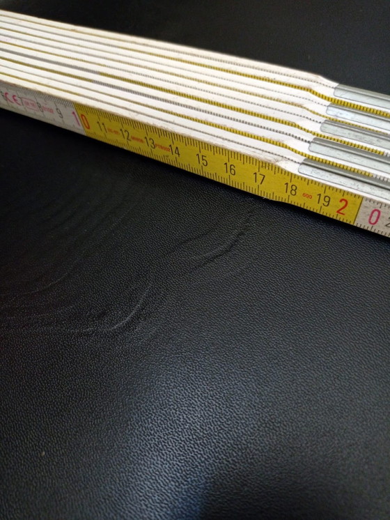 Image 1 of Poltrone Knoll Wassily B3 in pelle nera di Marcel Breuer