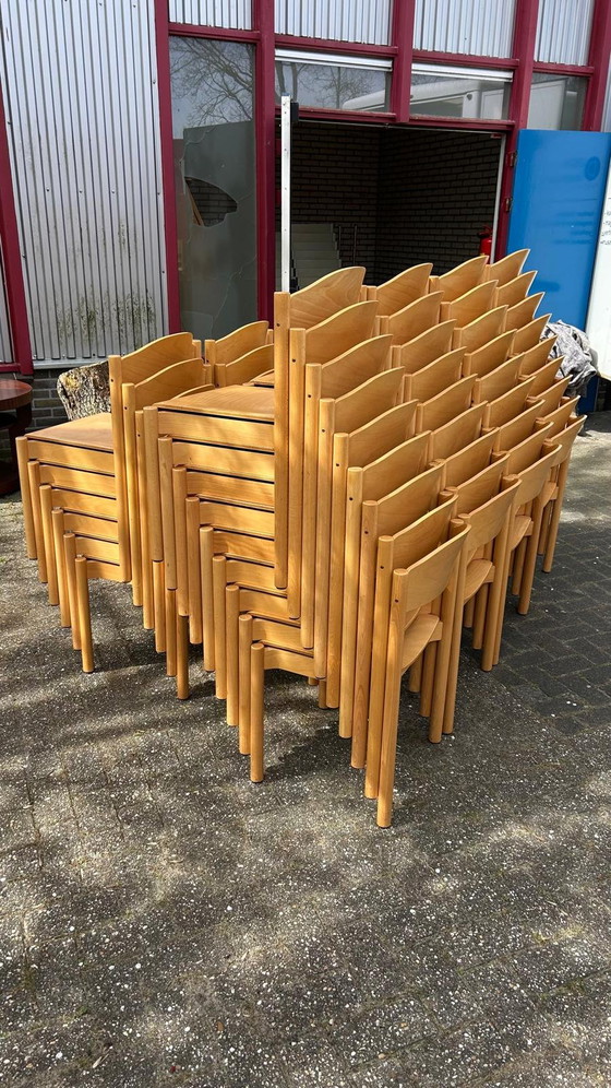 Image 1 of Lotto di 50 sedie impilabili vintage in compensato anni '80