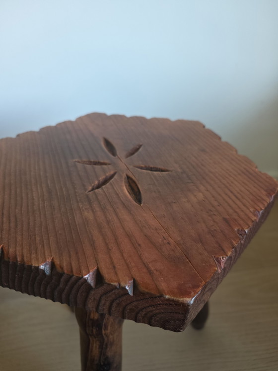 Image 1 of Hermoso taburete de madera