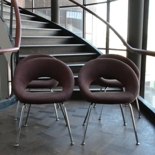 4 Artifort Nina chairs