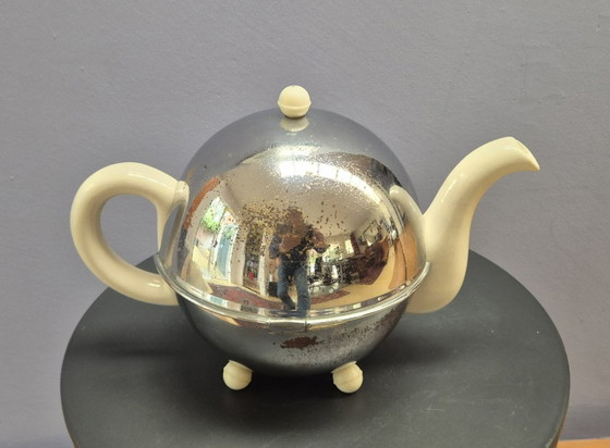 Image 1 of Ever Hot 'insulated' teapot.