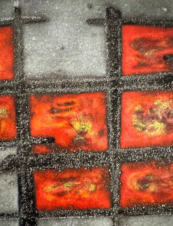 Image 1 of Couchtisch „Cloutier“ aus glasierter Lavakeramik und lackiertem Metall. Frankreich, 1970er Jahre.