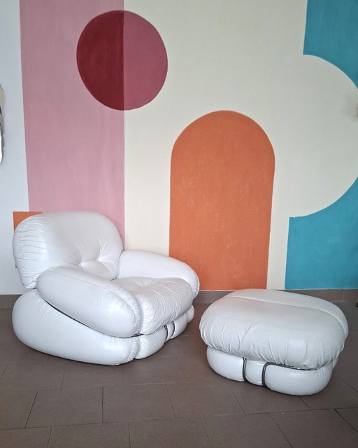 Poltrona e ottomana "OKAY" di A. Piazzesi per 3D Milano '70