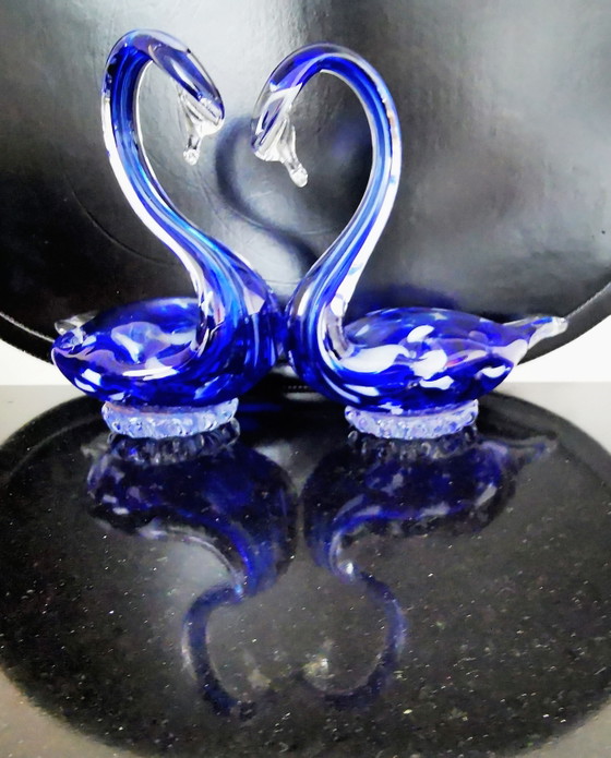 Image 1 of Pareja de cisnes, de cristal. Década de 1980.