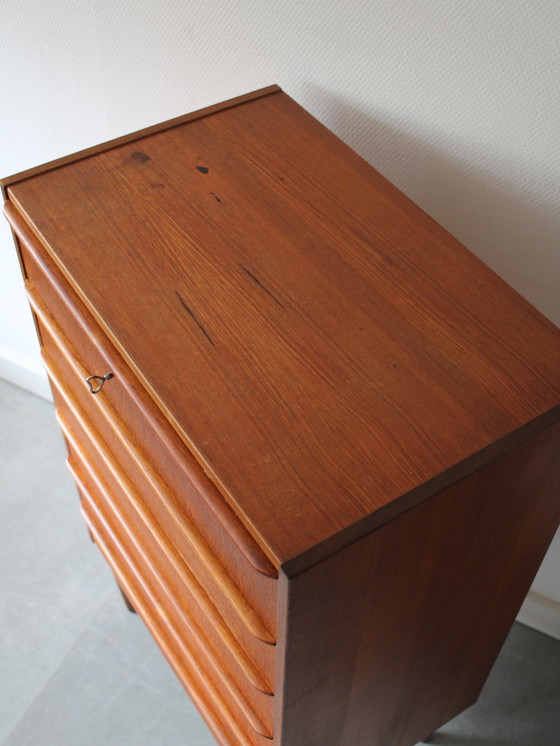 Image 1 of Vintage Deense smalle ladekast in teak 