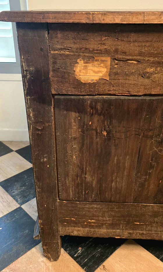 Image 1 of Armbrustkommode aus massivem Nussbaumholz, Zeit Ludwigs XIV. – frühes 18. Jahrhundert