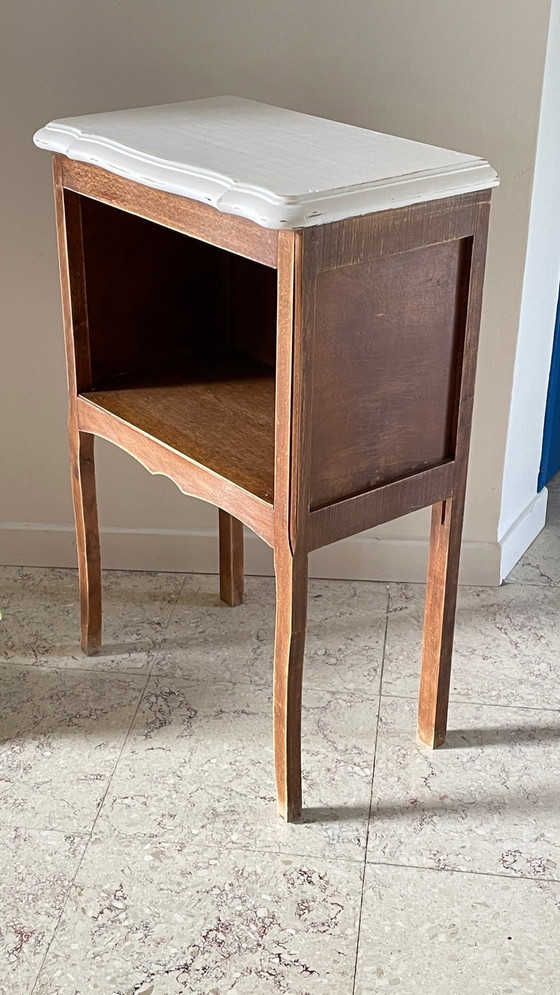 Image 1 of Vintage wit houten nachtkastje