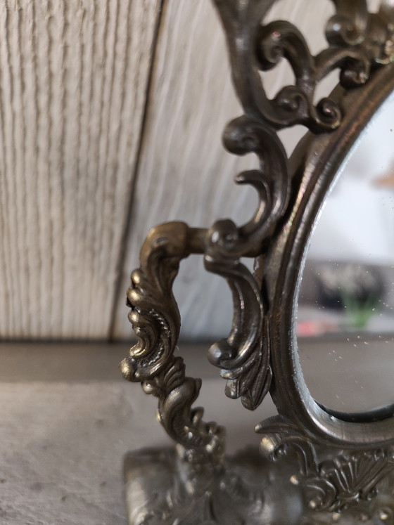 Image 1 of Miroir de maquillage vintage en laiton