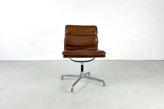 Softpad EA 205 di Charles e Ray Eames per Herman Miller - Anni '70 – Sedie da ufficio, Pelle (photo 8 of 11)