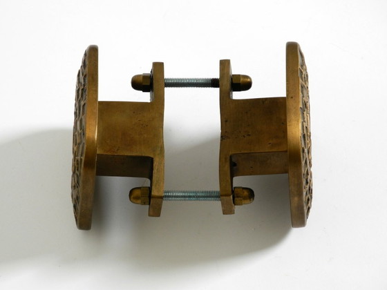Image 1 of Wunderschöner, doppelseitiger Türgriff im Mid-Century-Modern-Stil aus schwerer Bronze.