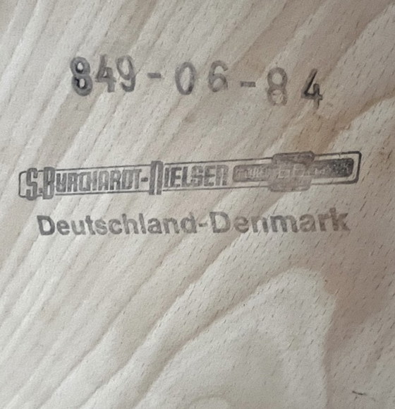 Image 1 of Extendable table