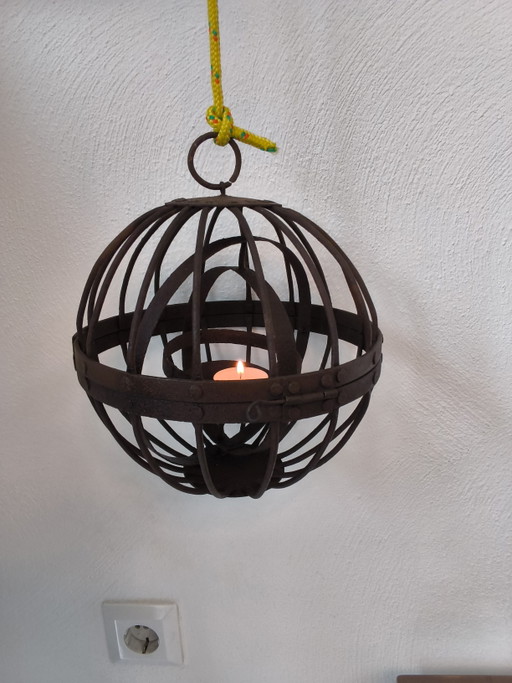 Nautical lamp with gimbal construction