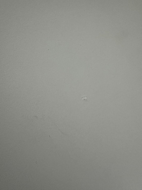 Image 1 of Table de salle à manger ronde blanche Arper Eolo 137 cm