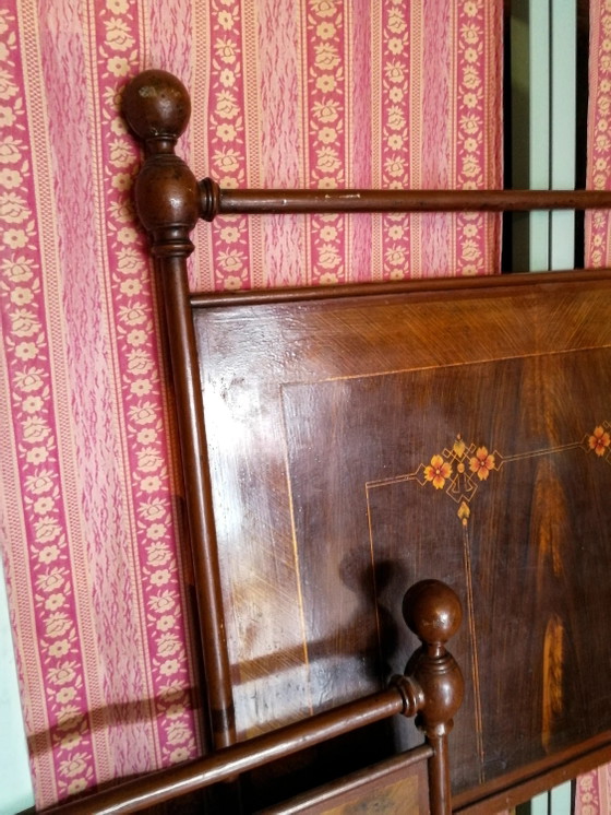 Lit simple en métal peint – Matelas et sommiers (photo 2 of 4)