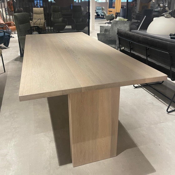 Image 1 of Eetkamertafel Dover