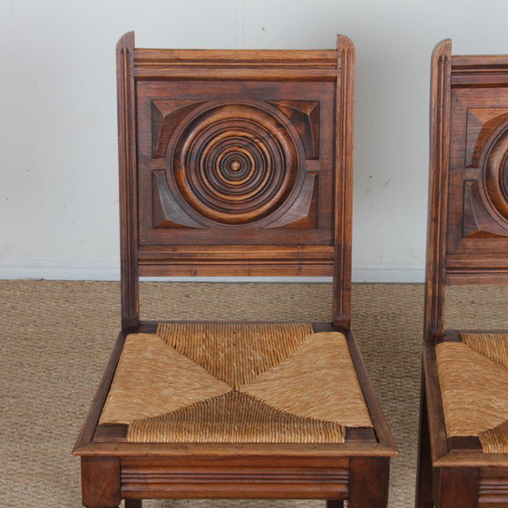 Image 1 of Par de sillas de madera maciza con asiento de paja, de fabricación francesa, 1940.