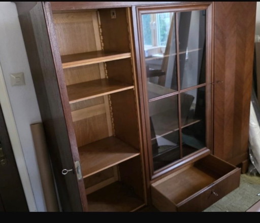 Vetrina in stile metà secolo