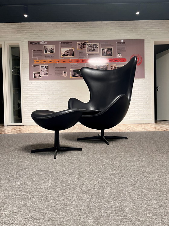 Image 1 of Fritz Hansen Egg Chair mit Fußhocker (limitierte Auflage)