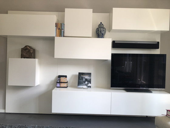 Image 1 of Armario de pared Bo Concept