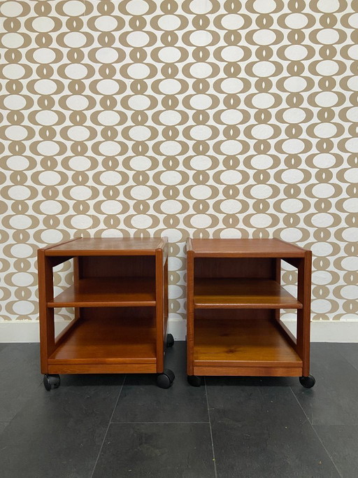 Set van 2 vintage Deense nachtkastjes/bijzettafels van teakhout