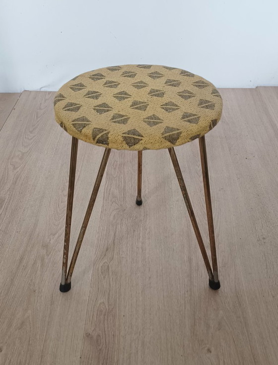 Tabouret vintage avec piètement en laiton – Metal, Textile (photo 3 of 9)