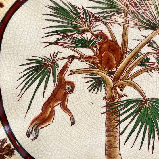 Plat en Faience Craquelée à Décor Exotique de Singes et Palmiers, Première Moitié du XXe Siècle. – Vaisselle (photo 7 of 8)