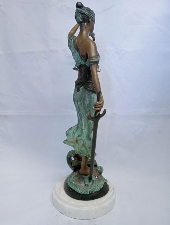 Bronze Sculpture of Lady Justice on a Marble Pedestal, Brown, Klassiek (photo 4 of 9)