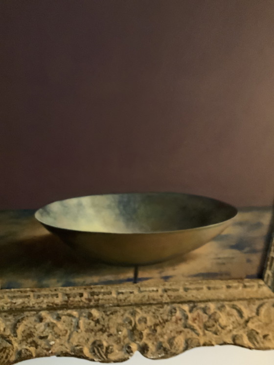 Image 1 of Cuenco con marco clásico de madera.