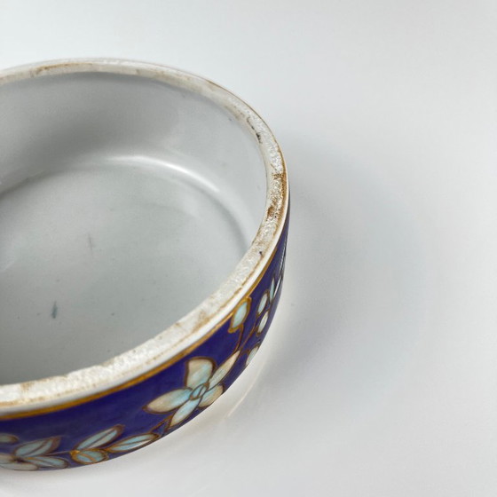 Image 1 of Chinese blue porcelain box with bird and flower motif, Guangxu style, 20th century