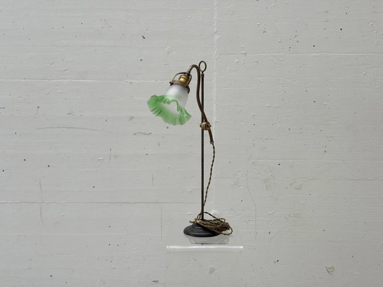 Image 1 of Art Nouveau table lamp made of brass and frosted glass, circa 1910