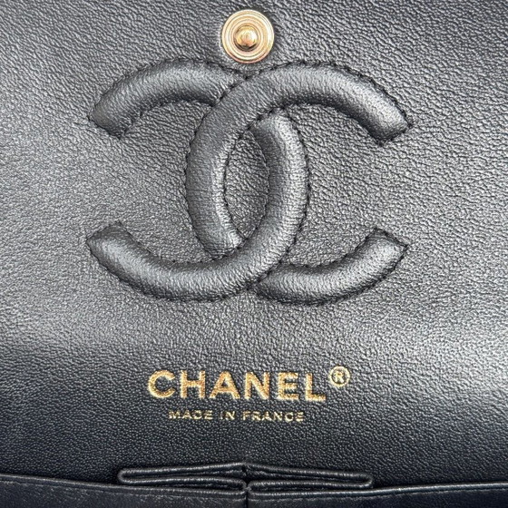 Chanel Classic Flap Small – Crossbody bags, Lambskin (photo 2 of 28)